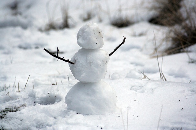 nedodělaný sněhulák